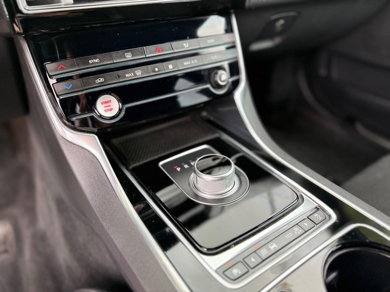 Jaguar XE 2.0 R-Sport D Turbo
