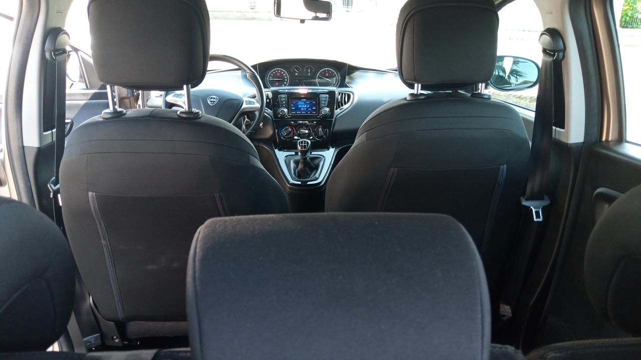 Lancia Ypsilon 1.2 69 CV 5 porte Gold