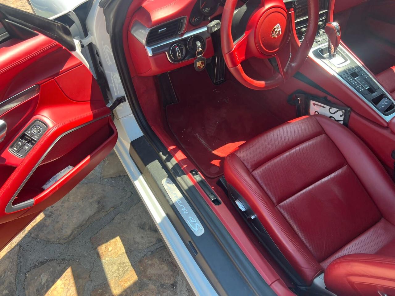 Porsche 911 3.8 Carrera 4S Cabriolet