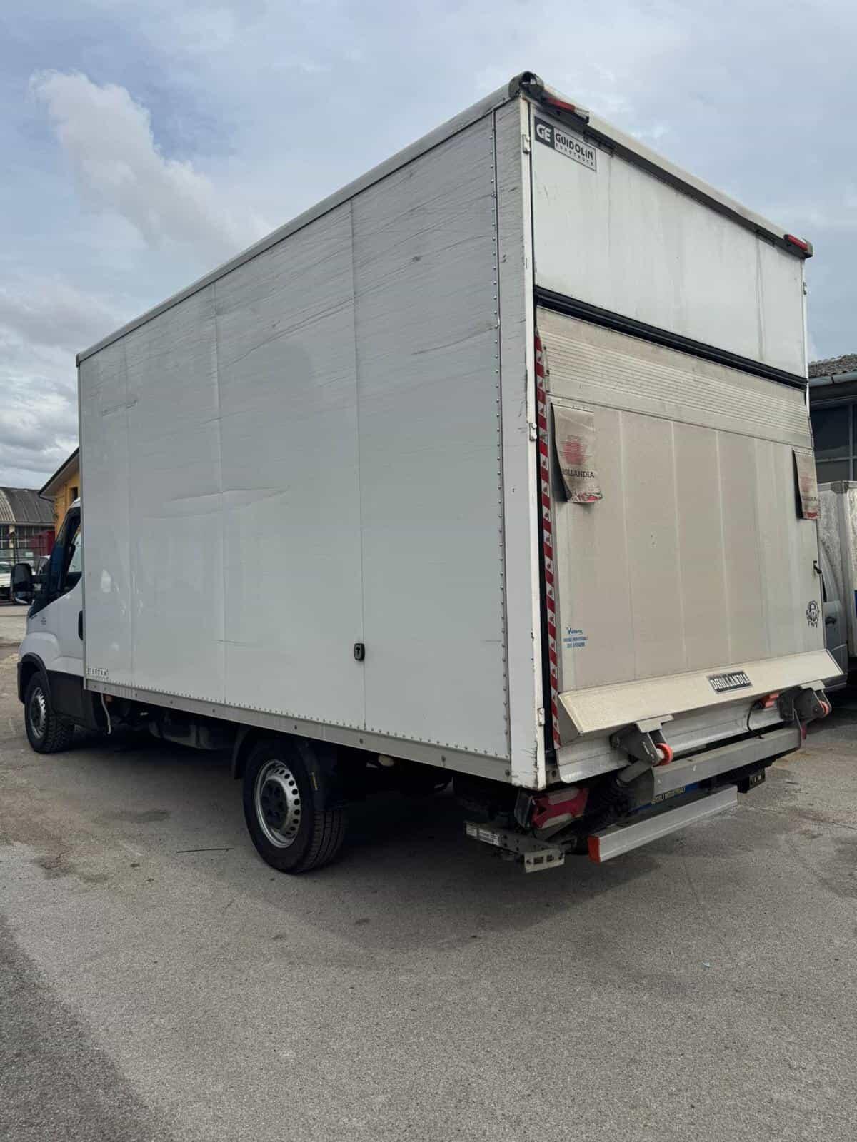 0417 FURGONE SPONDA IVECO DAILY 2020