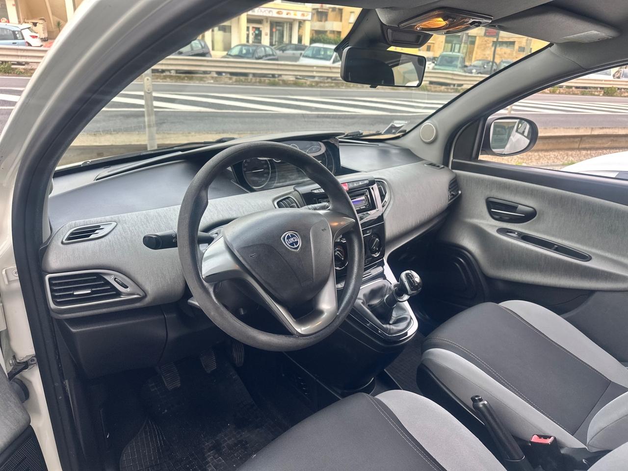 Lancia Ypsilon 0.9 TwinAir 85 CV 5 porte Metano Ecochic Gold