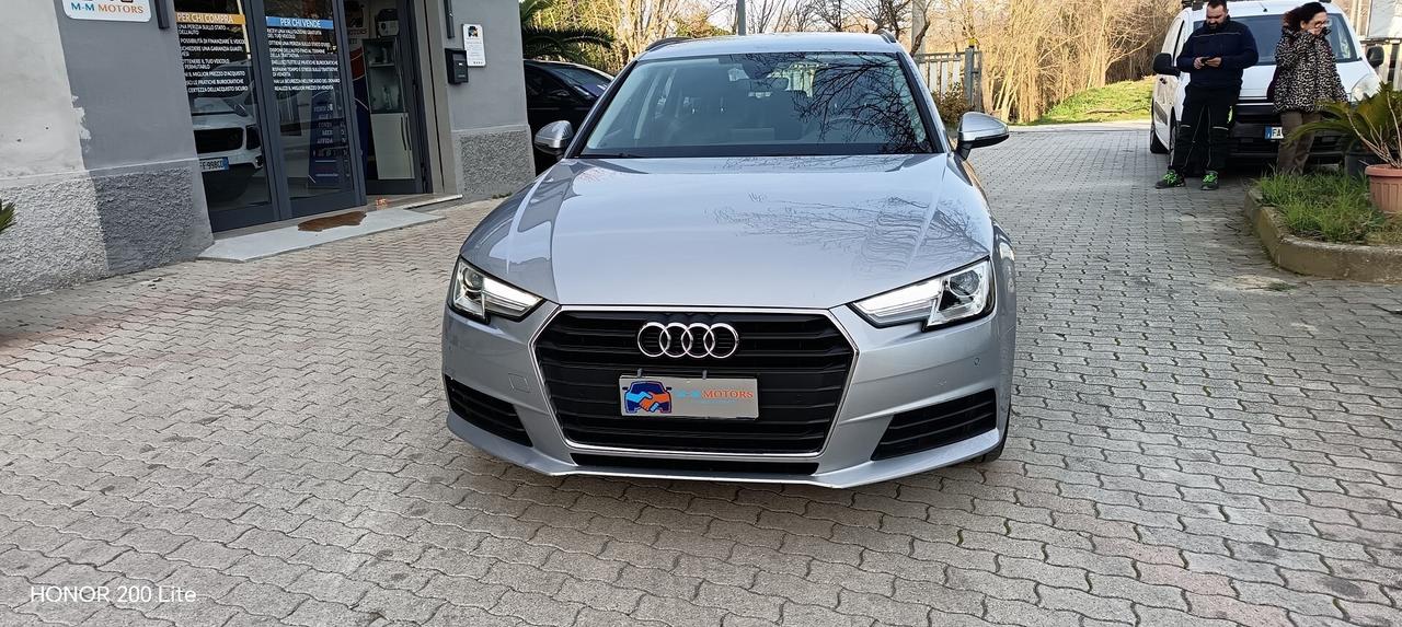 Audi A4 Avant 30 2.0 tdi Business 122cv s-tronic