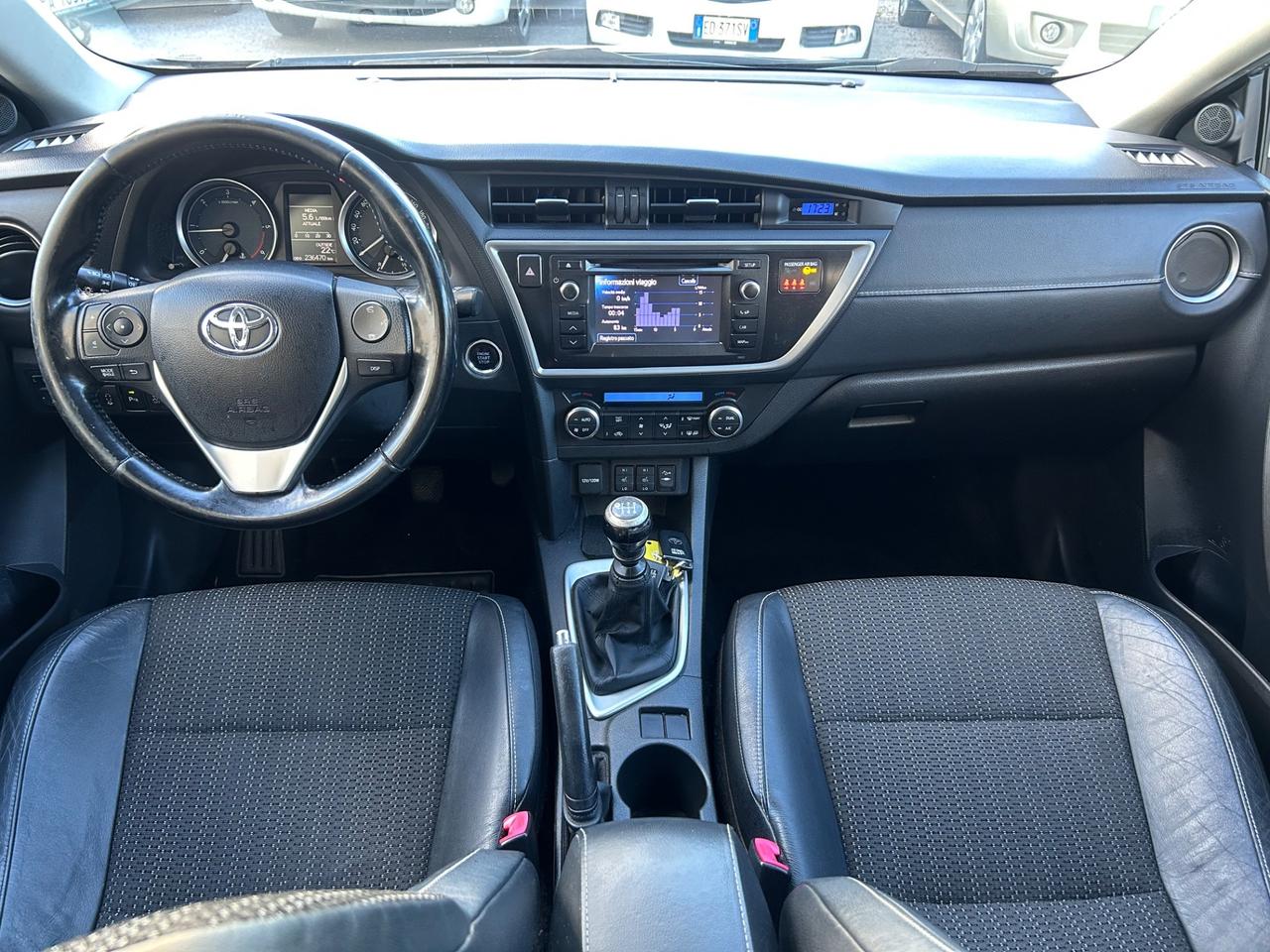 Toyota Auris 1.4 D-4D Lounge