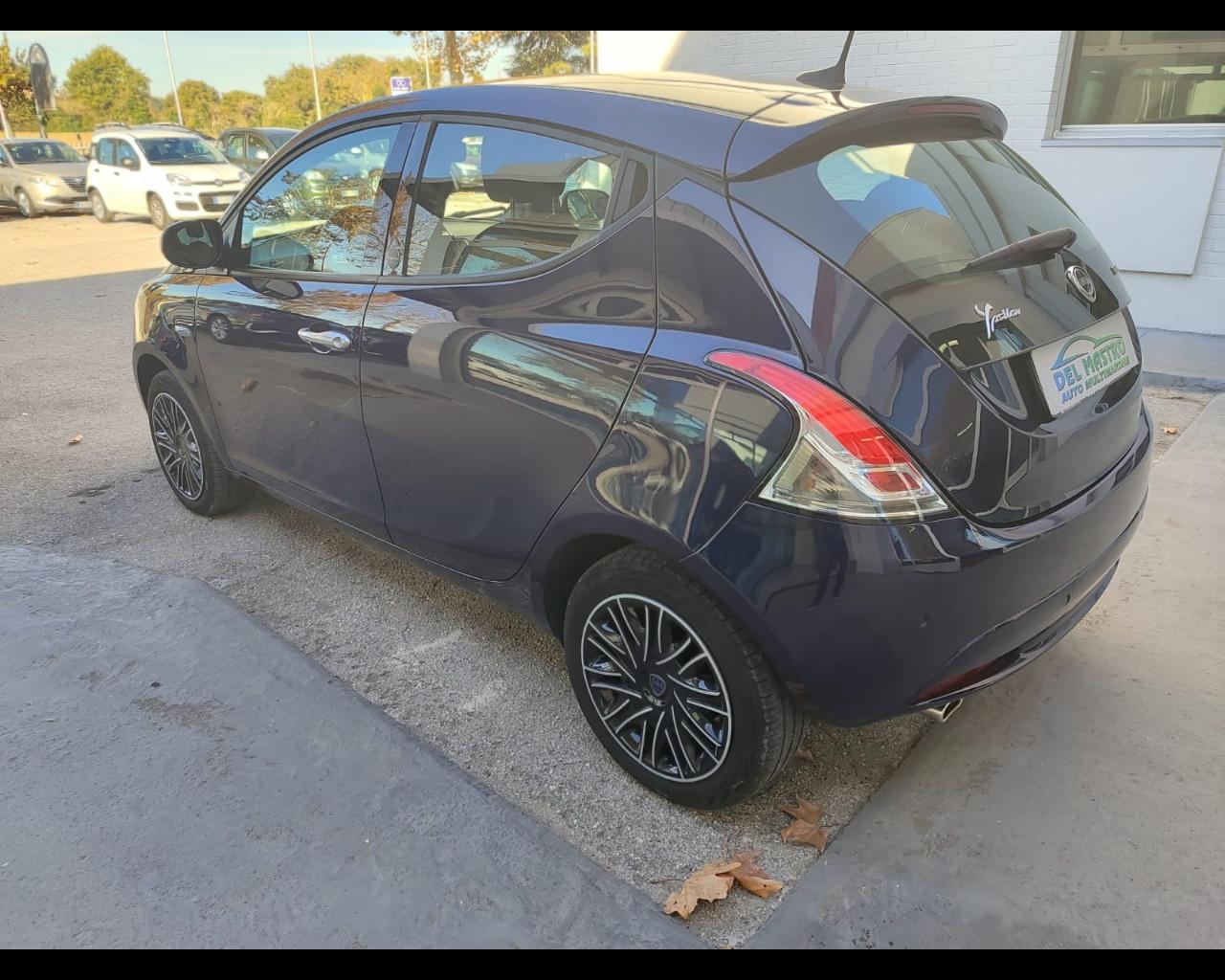 LANCIA Ypsilon 3ª serie - Ypsilon 1.0 FireFly 5 porte S&S Hybrid Ecochic Gold