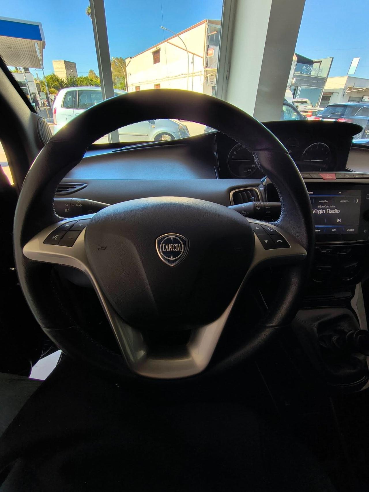 Lancia Ypsilon 1.0 FireFly 5 porte S&S Hybrid Gold