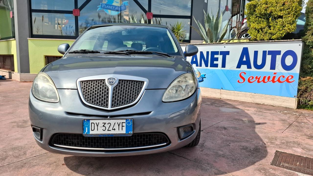 Lancia Ypsilon 1.4 Argento Ecochic GPL -PER NEOPATENTATI