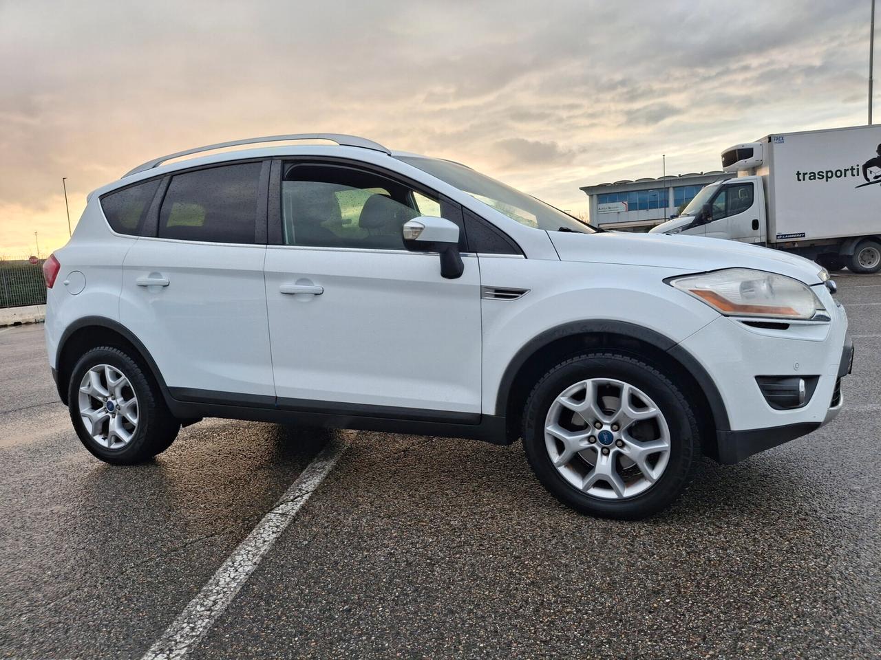 Ford Kuga 2.0 TDCi 140 CV. Titanium-*PERFETTA*