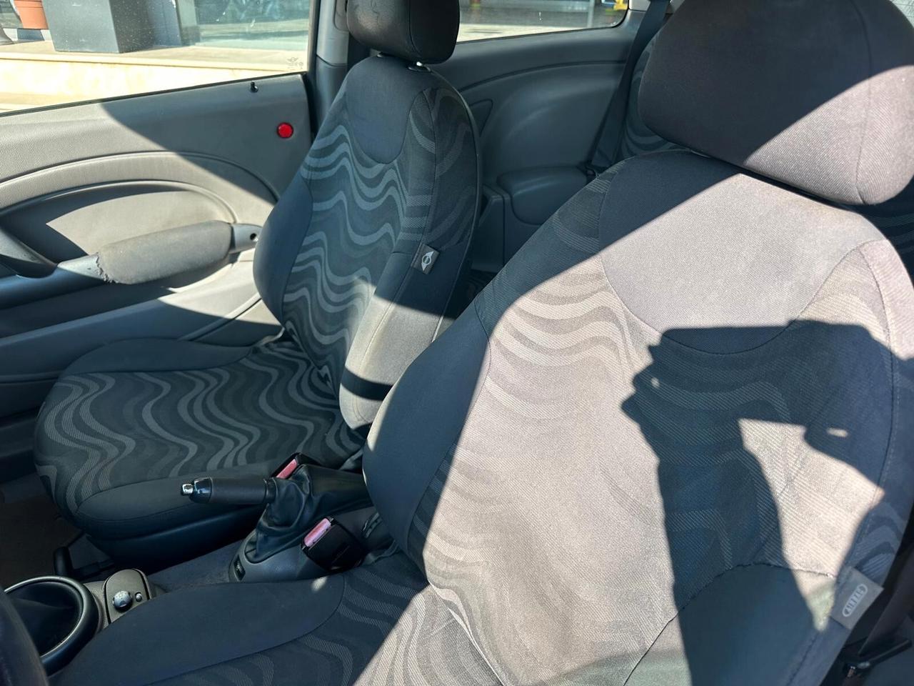 Mini 1.4 tdi One D de luxe NEOPATENTATI