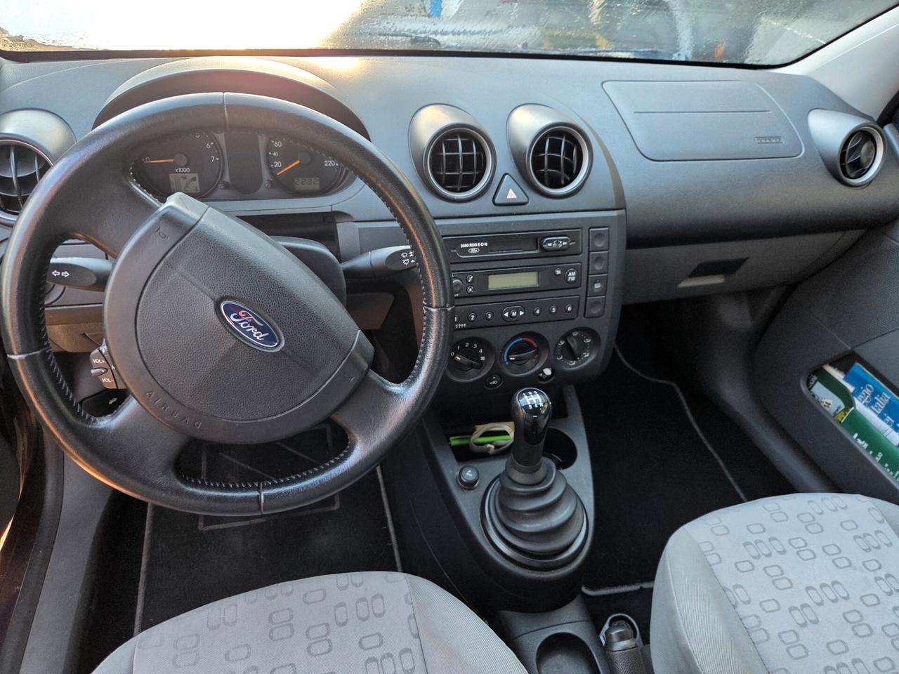 Ford Fiesta 1.2 16V 3p. Ambiente