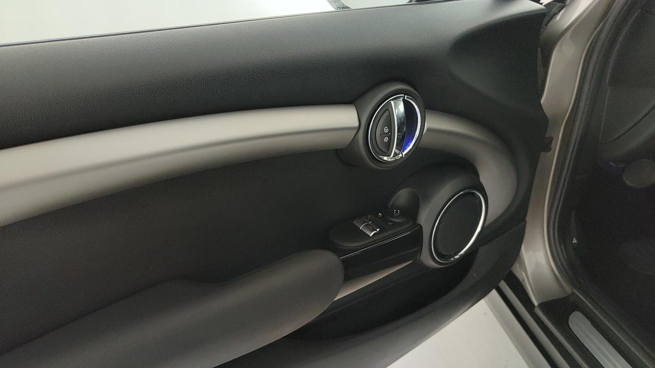 MINI Mini IV F55-F56 2014 - Mini 2.0 Cooper SD Hype 3p auto