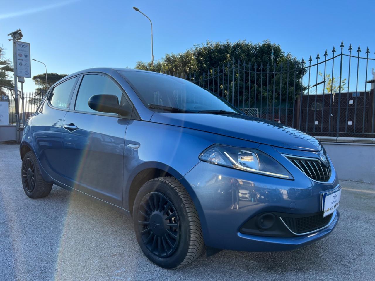 Lancia Ypsilon 1.0 GPL Hybrid Anno 2022