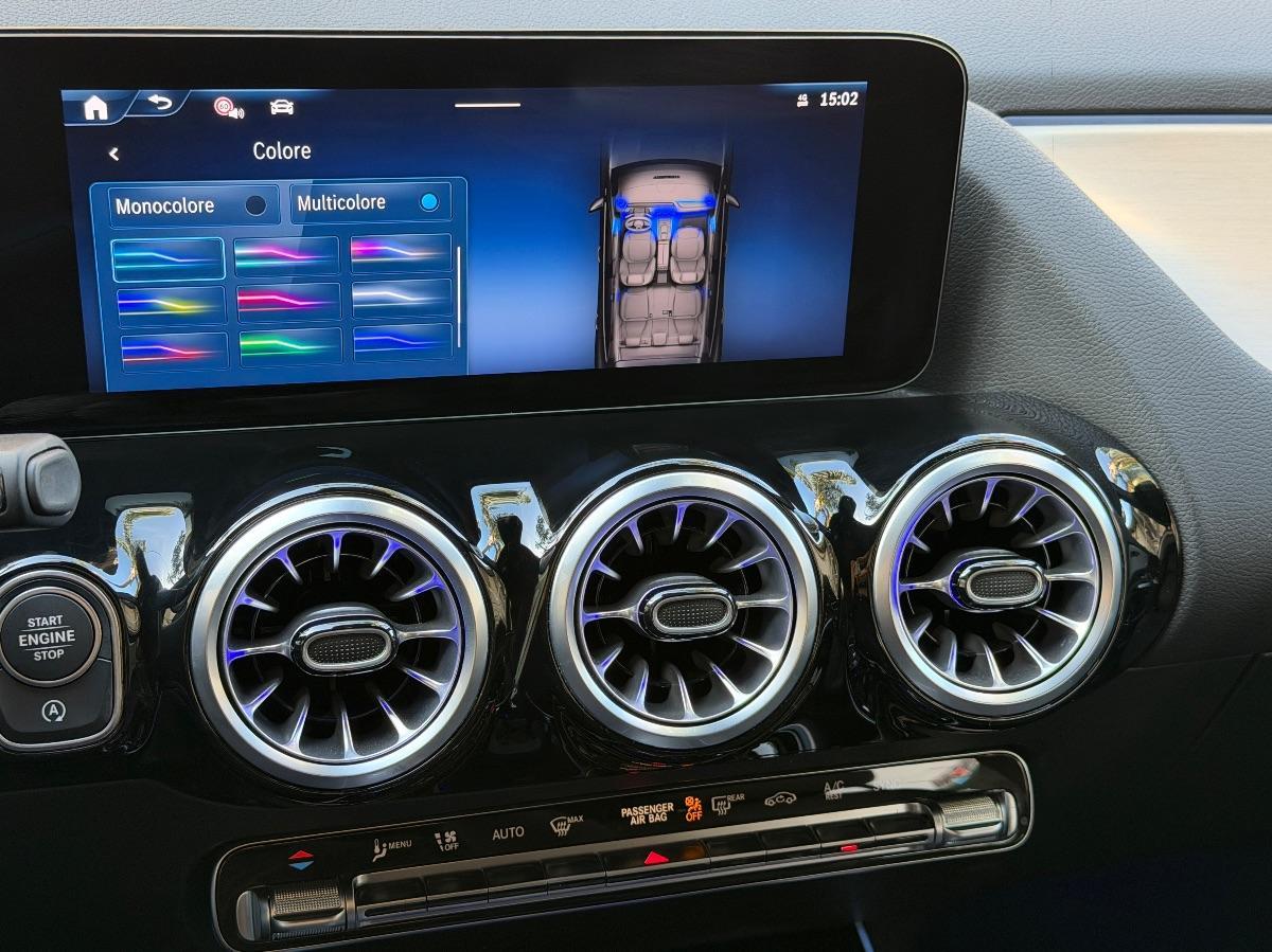 New Mercedes GLA 200d Premium AMG Night Edition 150CV