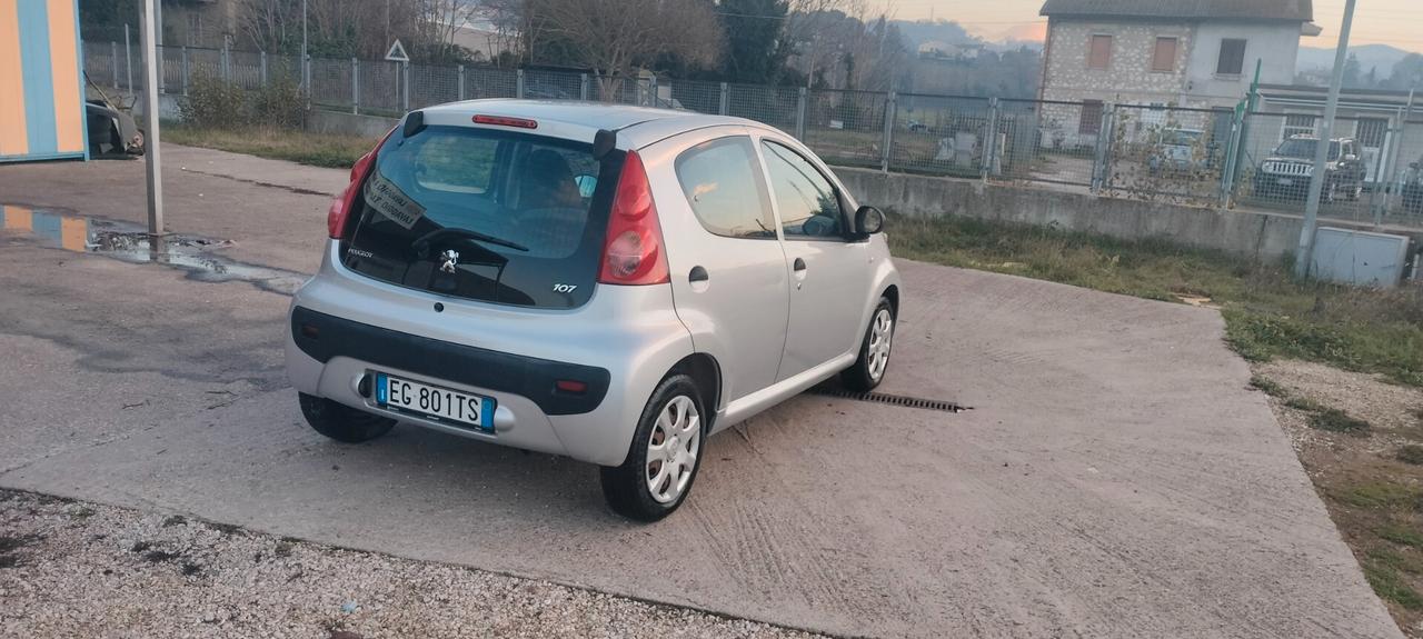 Peugeot 107 1.0 68CV 5p. Desir