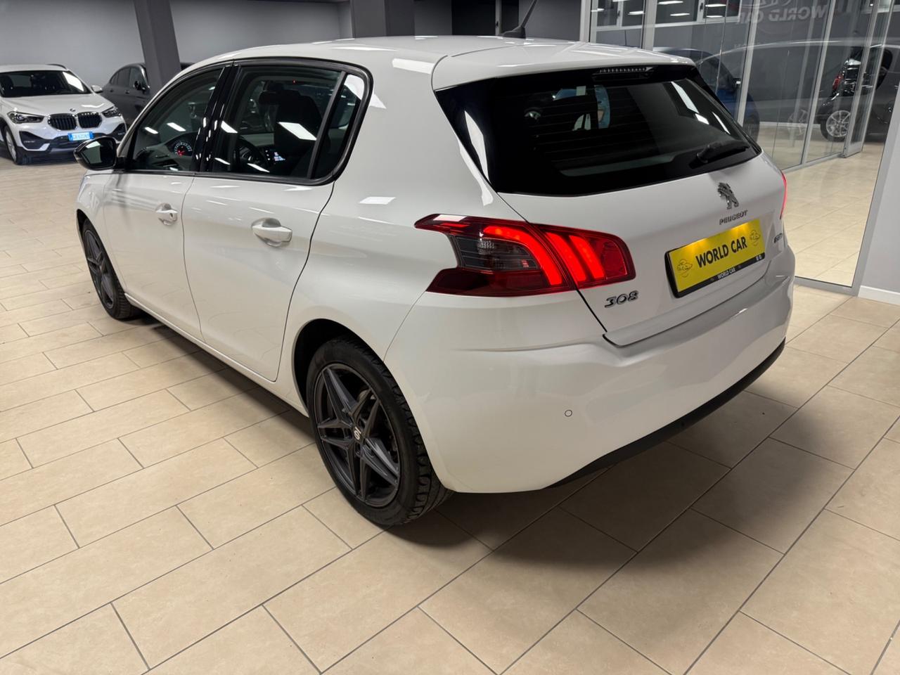 Peugeot 308 BlueHDi 100 S&S Business