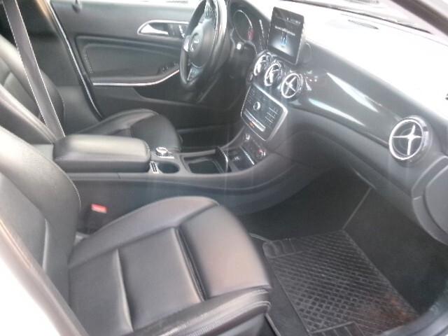 Mercedes-benz GLA 200 d Automatic Premium