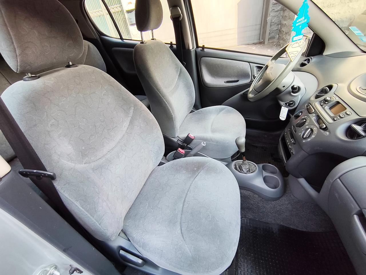 Toyota Yaris SOLO 73.000 km