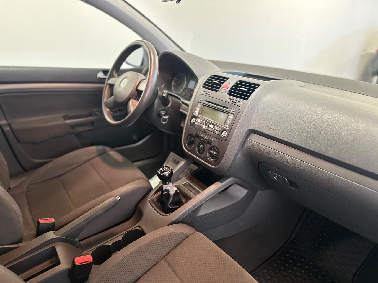 Volkswagen Golf 1.6 16V FSI 5p. Comfortline