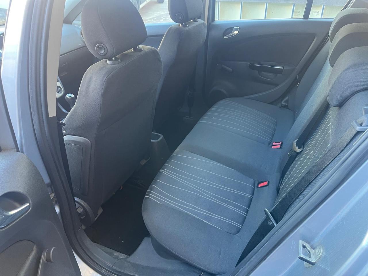 Opel Corsa 1.2 5 porte Club