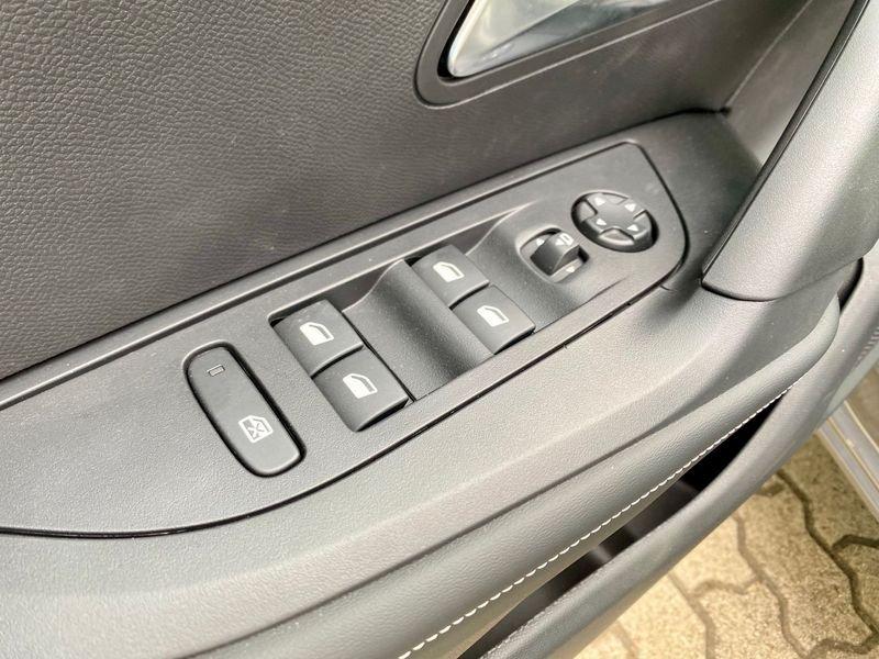 Peugeot 2008 2008 PureTech 100 S&S Allure