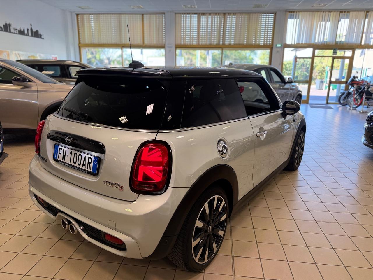 Mini 2.0 Cooper S Delaney Edition