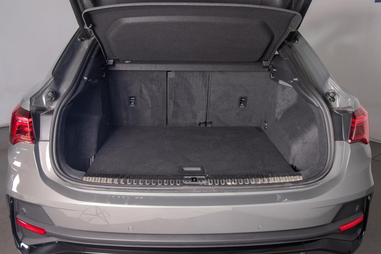 Audi Q3 Sb 35 Tdi 2.0 S-tronic S-line Black Line 150 Cv