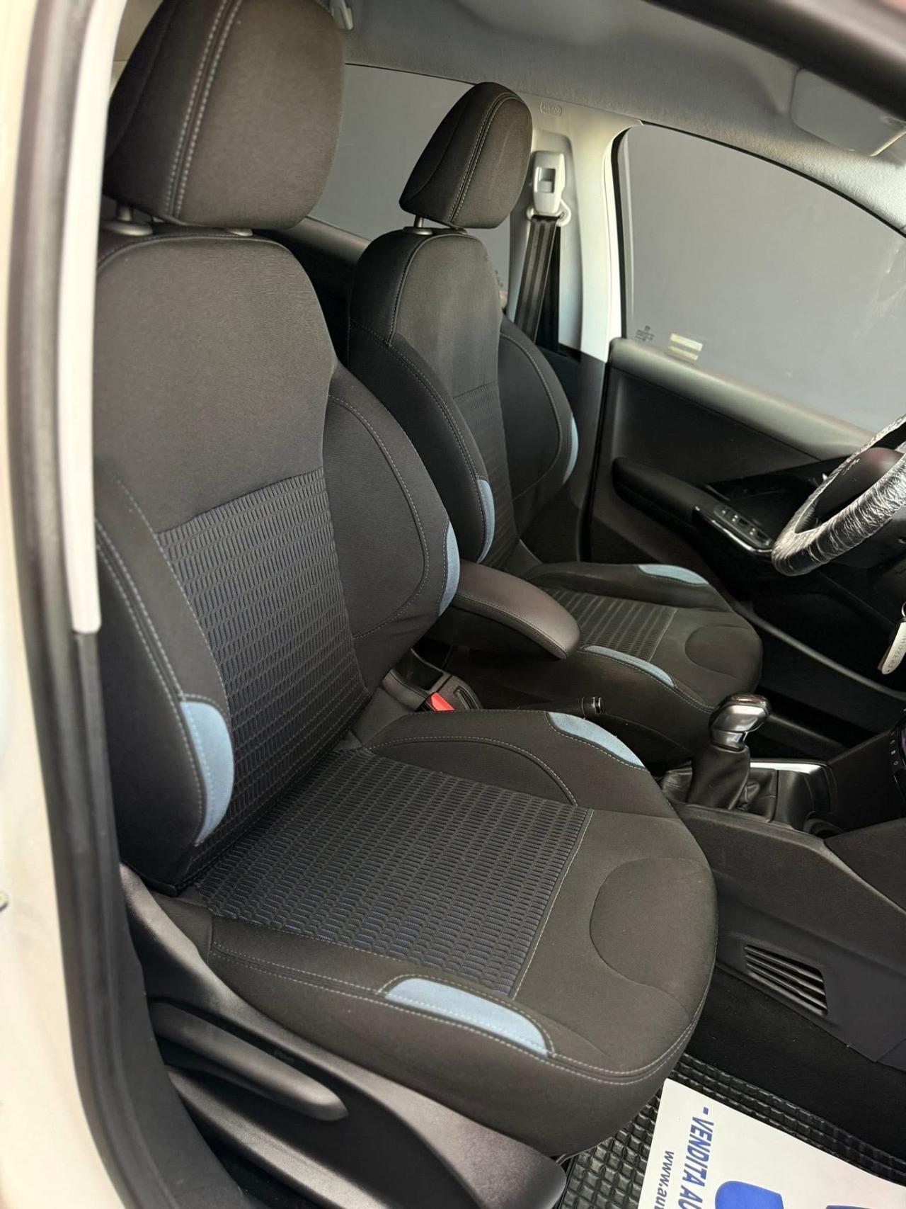 Peugeot 208 1.6 HDI 92 CV ALLURE FULL 2015