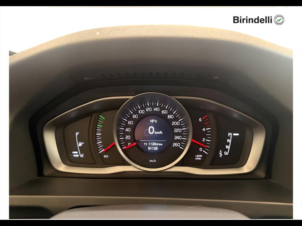 VOLVO V60 CC (2015-2018) - V60 Cross Country D3 Geartronic Business