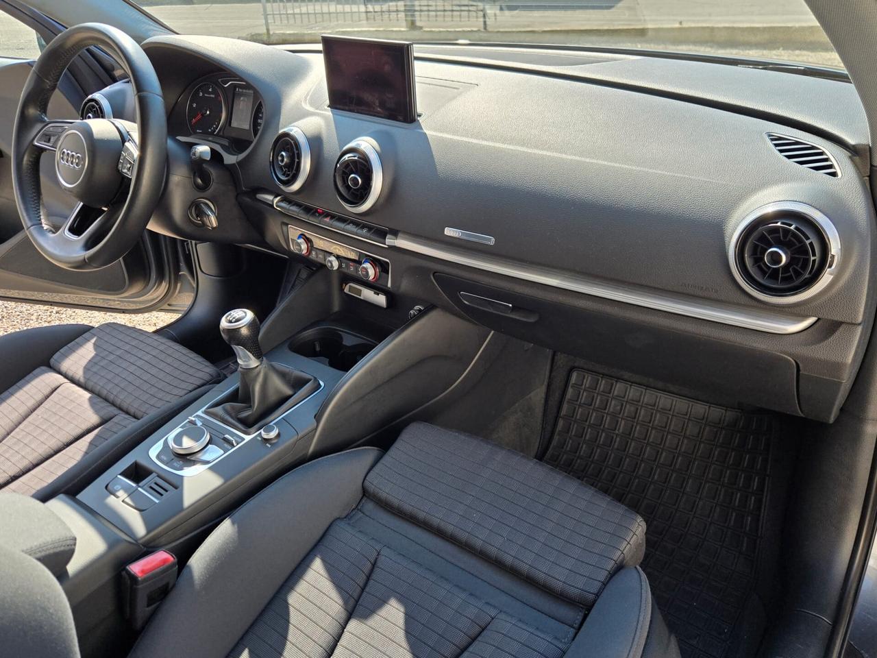 Audi A3 Sedan 1.6 TDI 116 CV Sport
