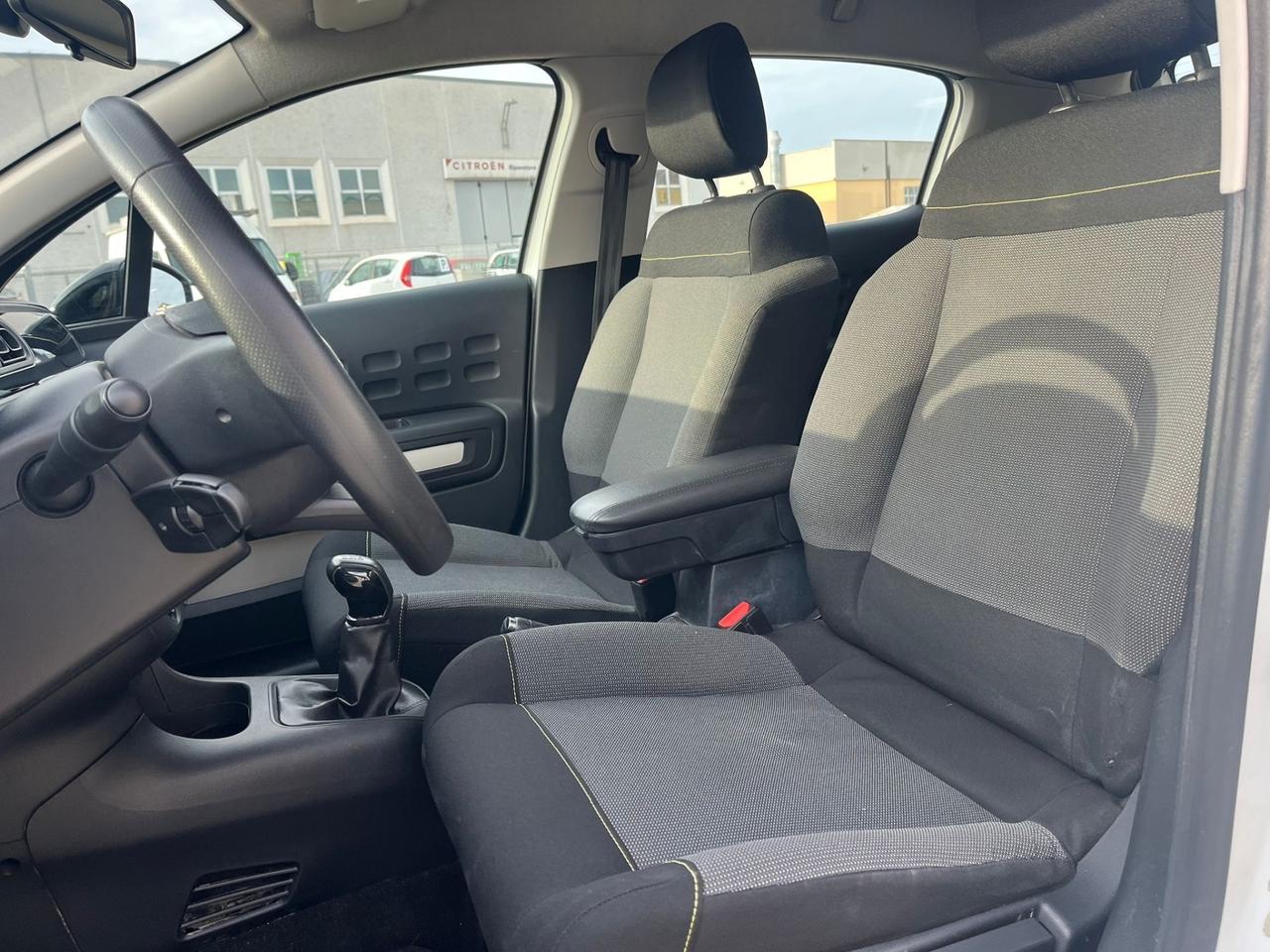 Citroen C3 BlueHDi Shine abbinata a Carrattrezzi