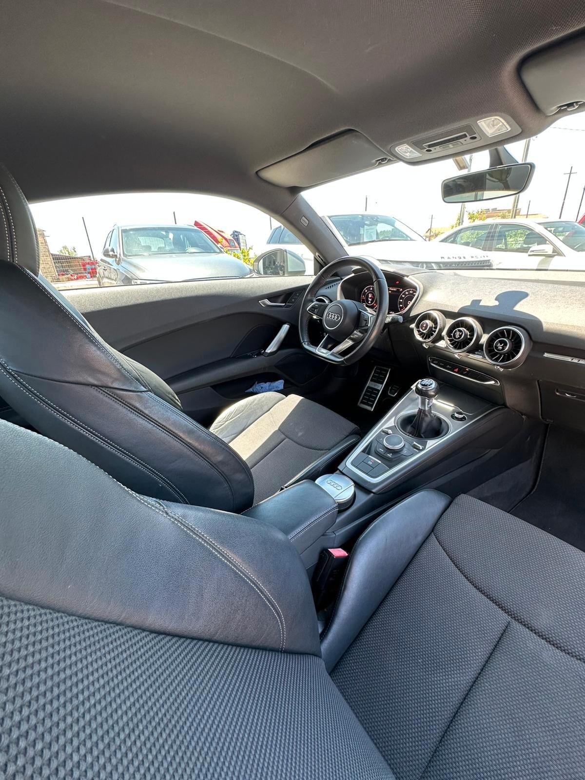 Audi TT Coupé 2.0 TDI ultra Design