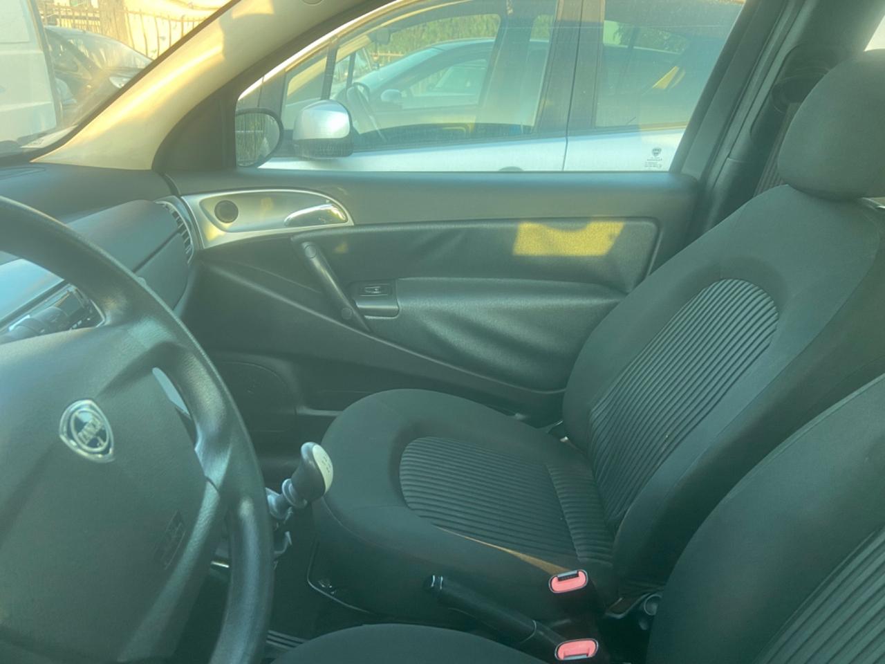 Lancia Ypsilon 1.4 Platino
