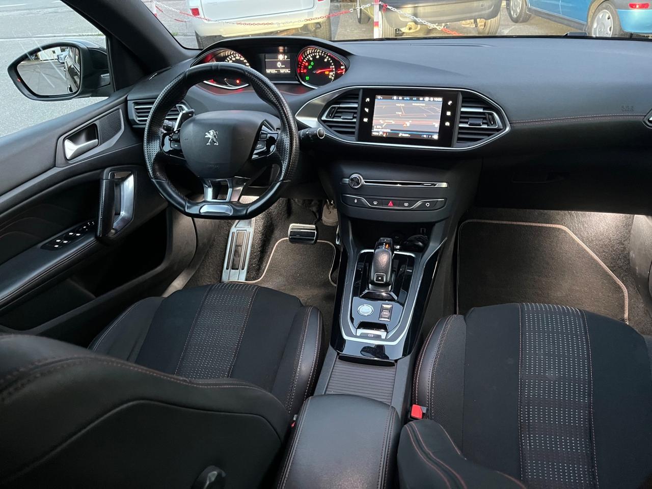 PEUGEOT 308 - GT LINE