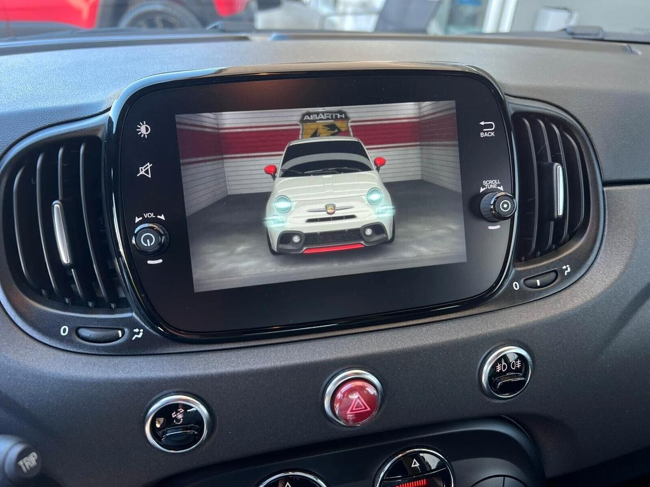 Abarth 595 1.4 Turbo T-Jet 145 CV Allestimento competizione - Selleria Sabelt
