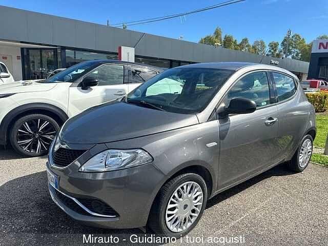 Lancia Ypsilon Ypsilon 1.2 69 CV 5 porte Silver