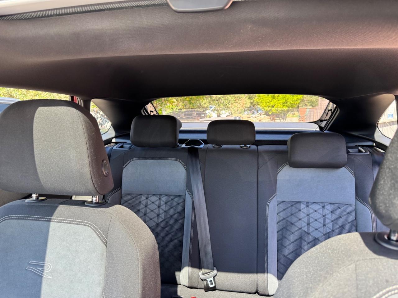 Volkswagen Taigo 1.0 TSI 110 CV R-Line NEOPATENTATI