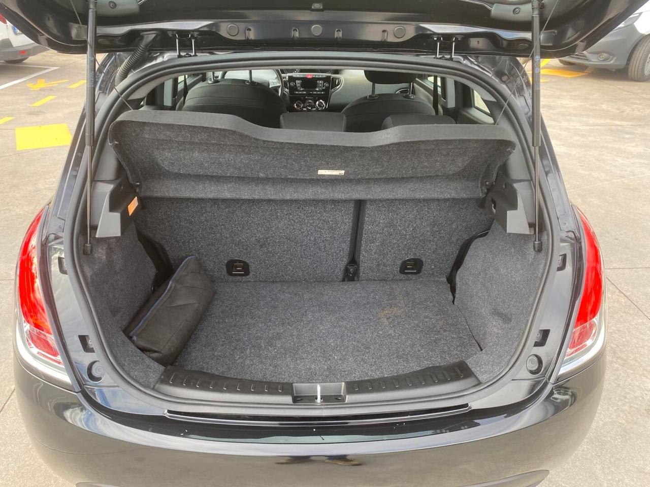 Lancia Ypsilon 1.2 69 CV Benzina-GPL Ecochic Elefantino Blu