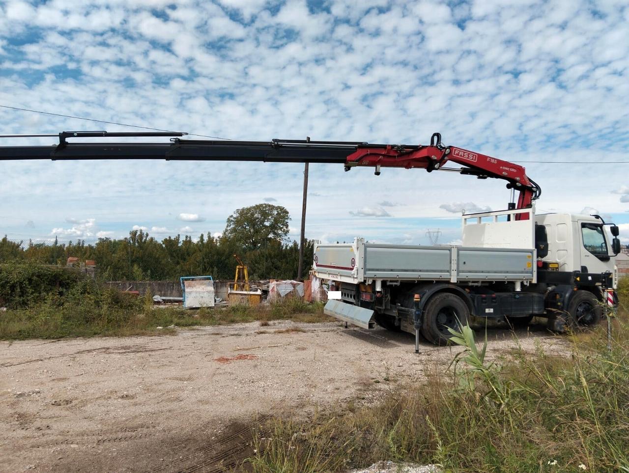 Motrice DAF con Gru #GM