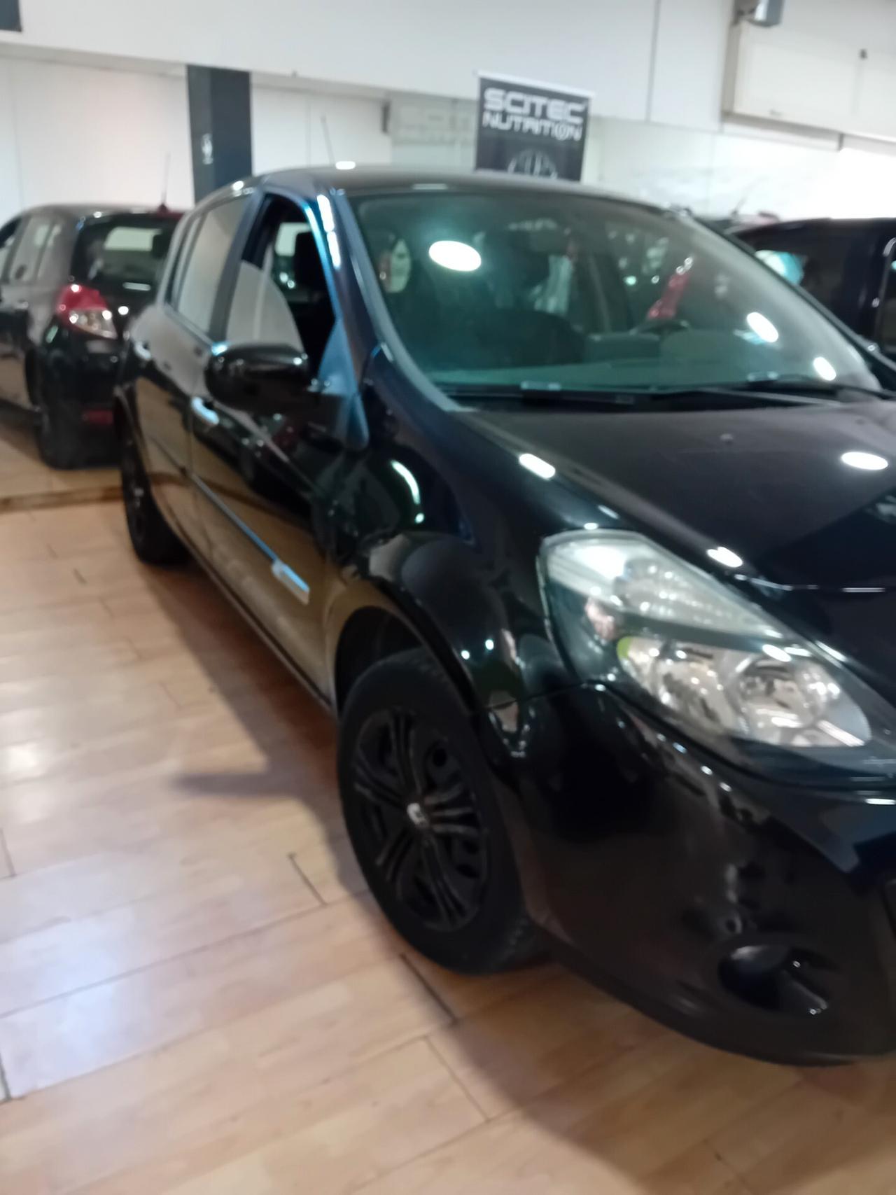 Renault Clio 1.2 16V 5 porte Dynamique