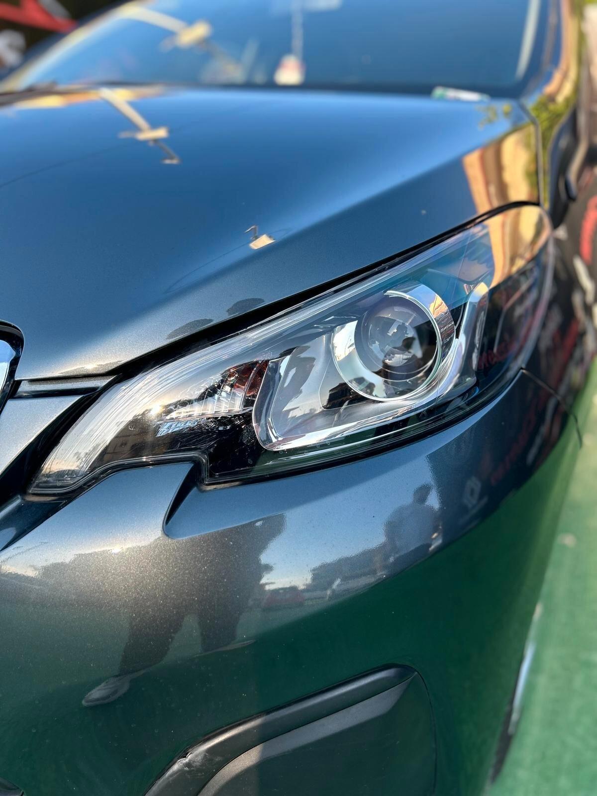 Peugeot 108 VTi 1.0 Benzina 68 cv5 porte