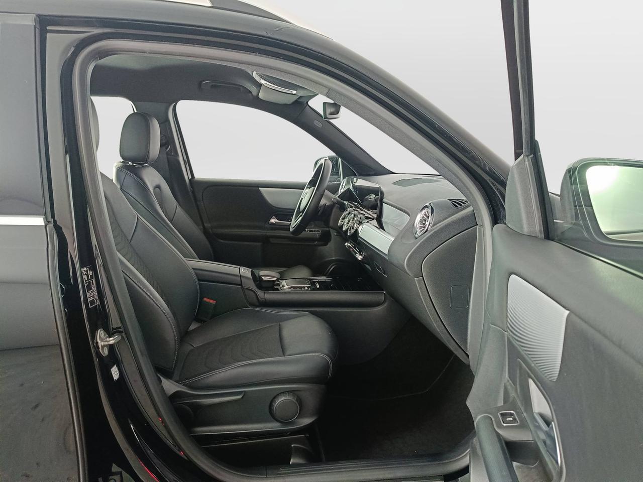 Mercedes-Benz GLB - X247 2019 - GLB 180 d Sport auto