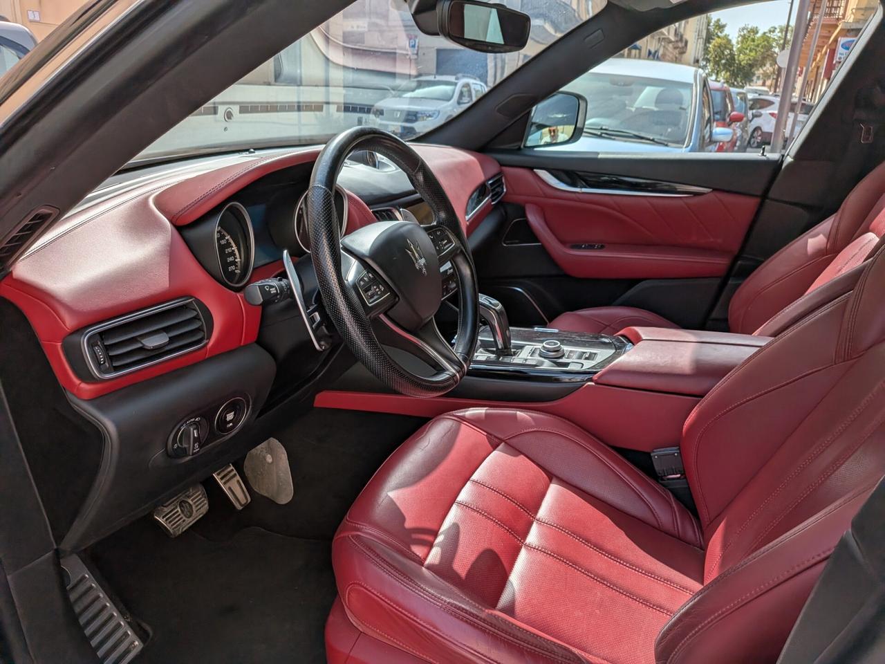 Maserati Levante V6 250cv Diesel AWD Gransport