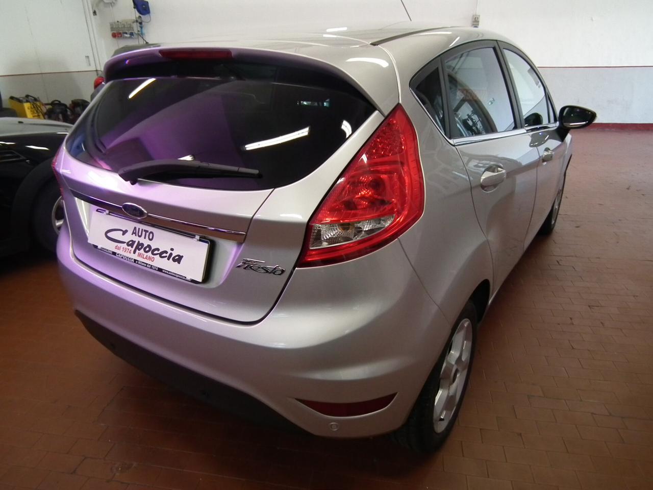 Ford Fiesta 1.2 BZ 5P KM 43.000 ! Titanium PACK !