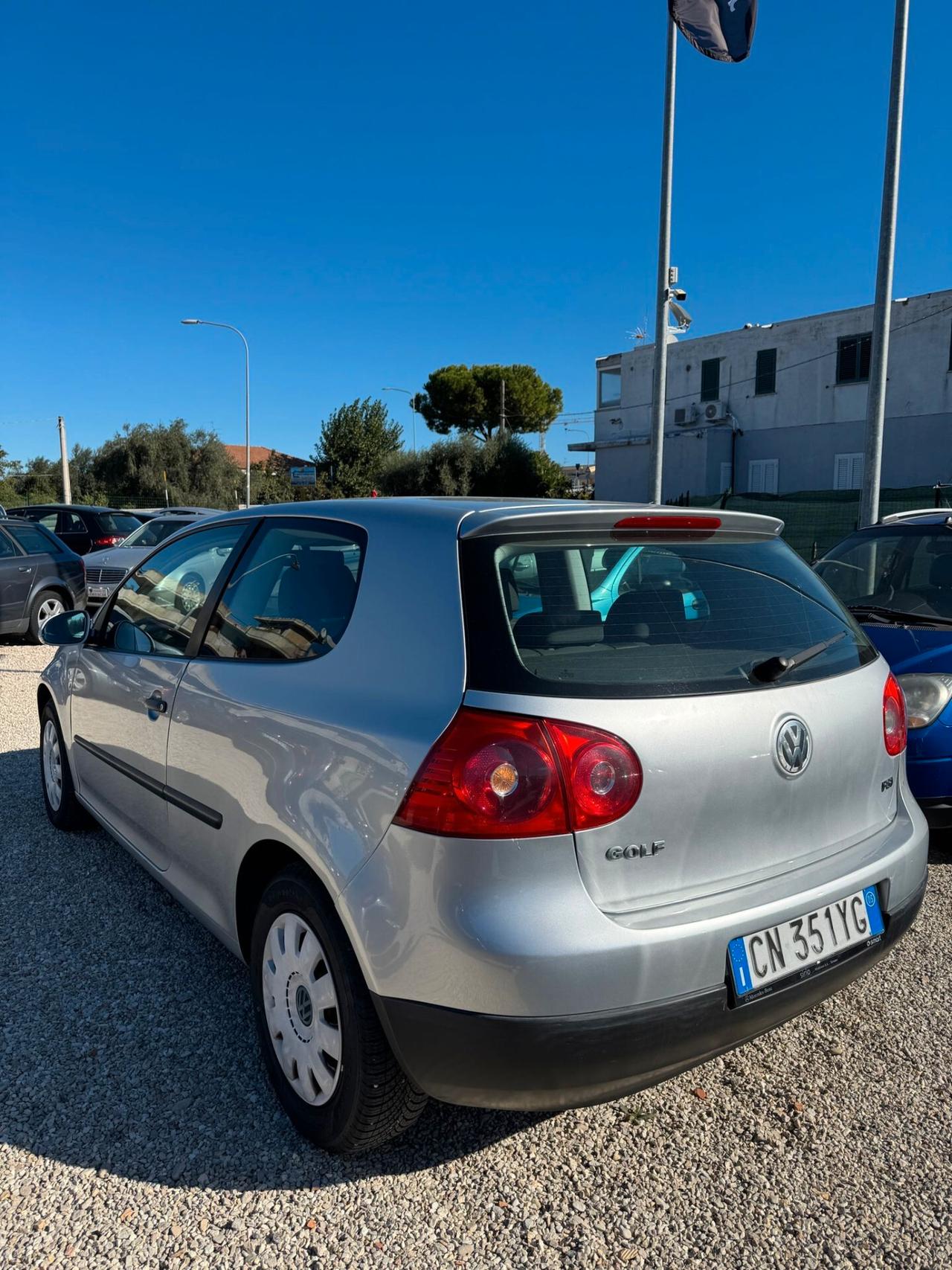 Volkswagen Golf 1.4 3p. Trendline