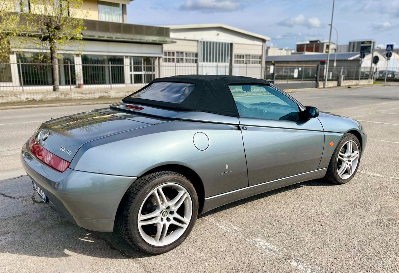 Alfa Romeo Spider 2.0 JTS Targa Oro Riar