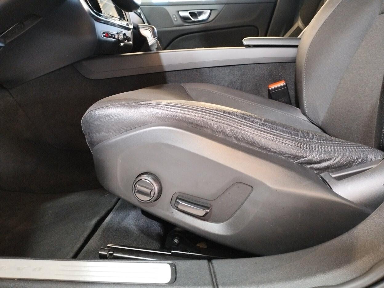 Volvo V60 Cross Country 2.0 d4 Business Plus awd geartronic my20