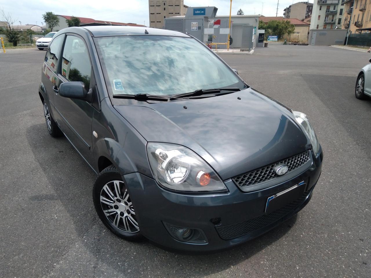 Ford Fiesta 1.2 16V 3p. Ghia x neopatentati