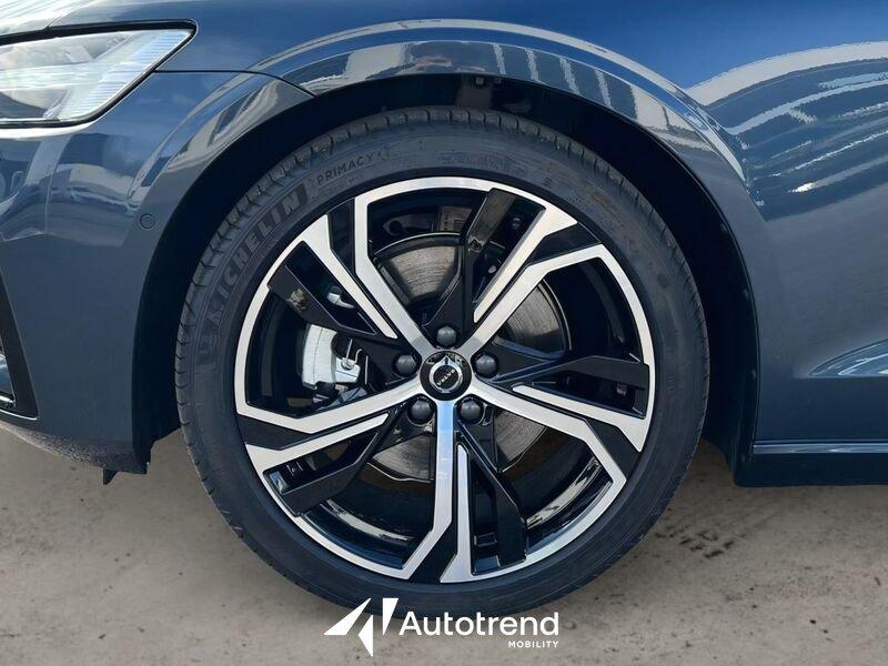 Volvo V60 B4 197+14 CV Mild Hybrid Diesel Automatica Plus Dark