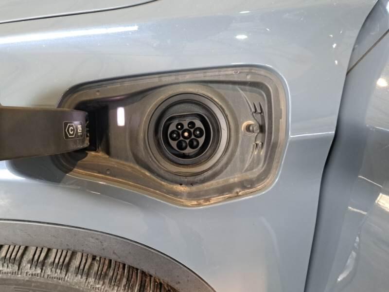 Bmw X1 25e X-DRIVE HYBRID PLUG-IN +NAVI+FUL LED+PDC+CERCH
