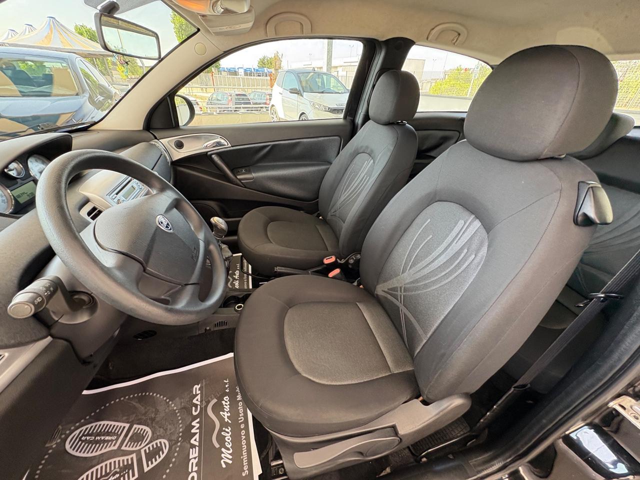 Lancia Ypsilon 1.2 69 CV Unyca