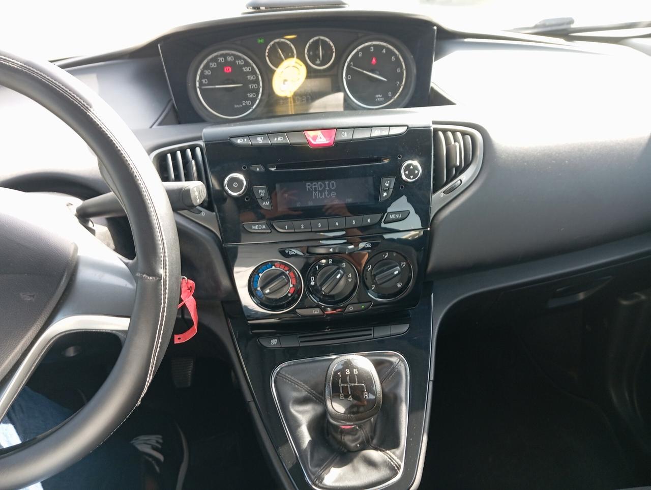 Lancia Ypsilon 1.2 69 CV 5 porte Elefantino[2015]